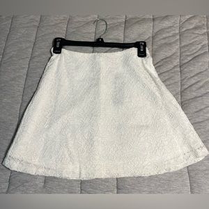 NWT Lulu’s Lace Zip Up Skirt